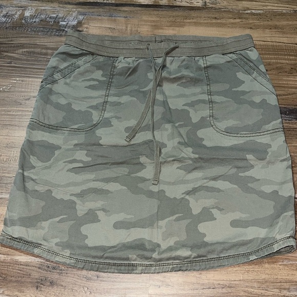 Sonoma Olive Camo Skirt with Drawstring Women's Size Small - Picture 1 of 3